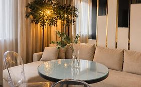 Світло завжди! Black Room Apartment